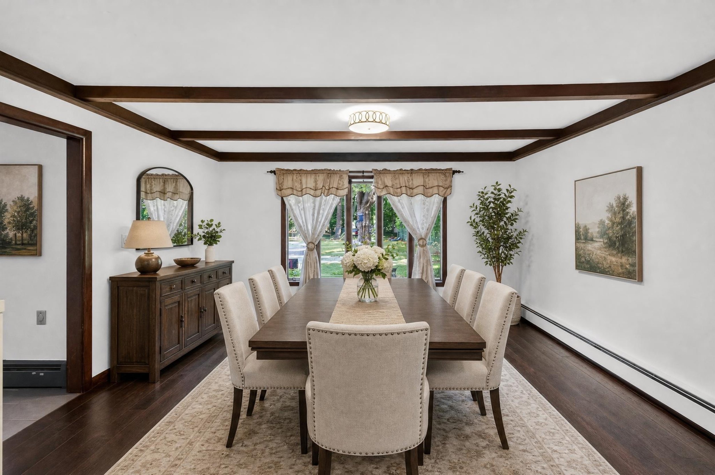 Dinning Room.jpg
