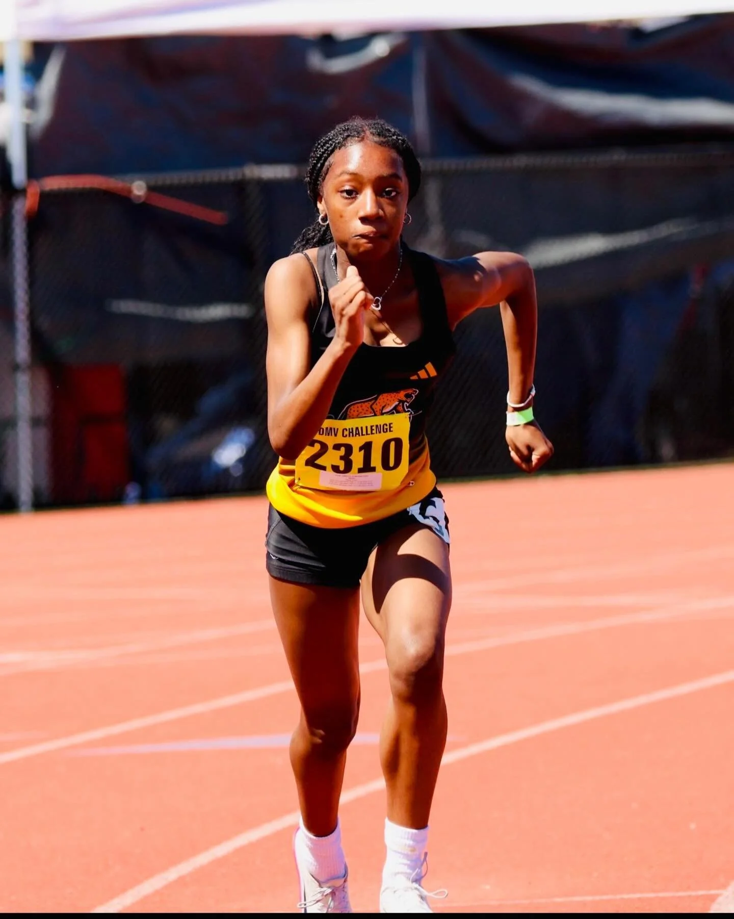 11/12 Ashley Crew busted out with a 26.5🥈place finish in the 200 and a 🥇1:01.5 to win the 400. That means she&rsquo;s primed to go sub 60, just wait! 
#NoExcuses