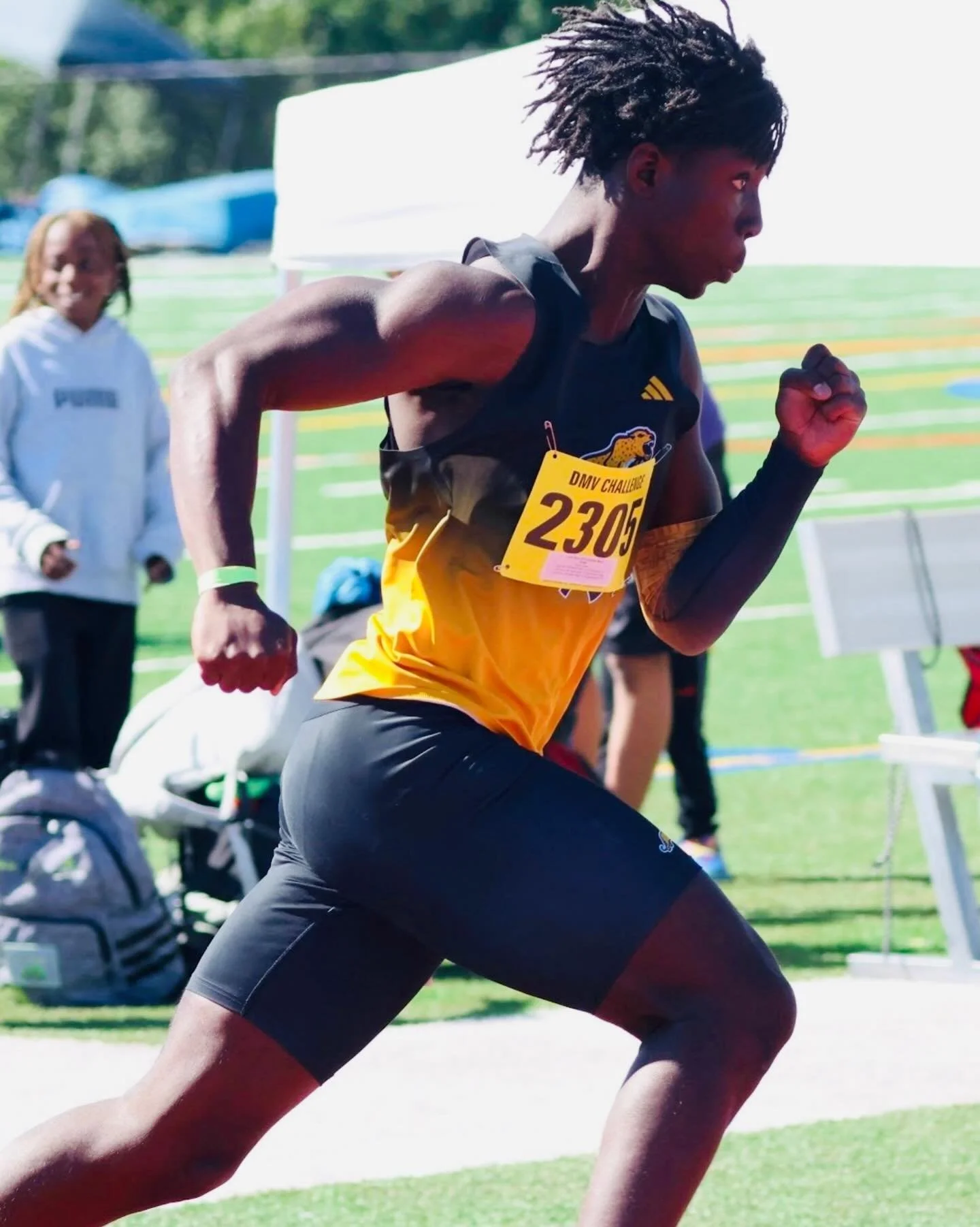 He&rsquo;s got goals. Sophomore 15/16 Ryan Asiedu is dropping time each week. Let&rsquo;s GOOO💪🏾
2nd Place 400m 51.02
3rd Place 200m 22.08
4th Place 100m 11.46