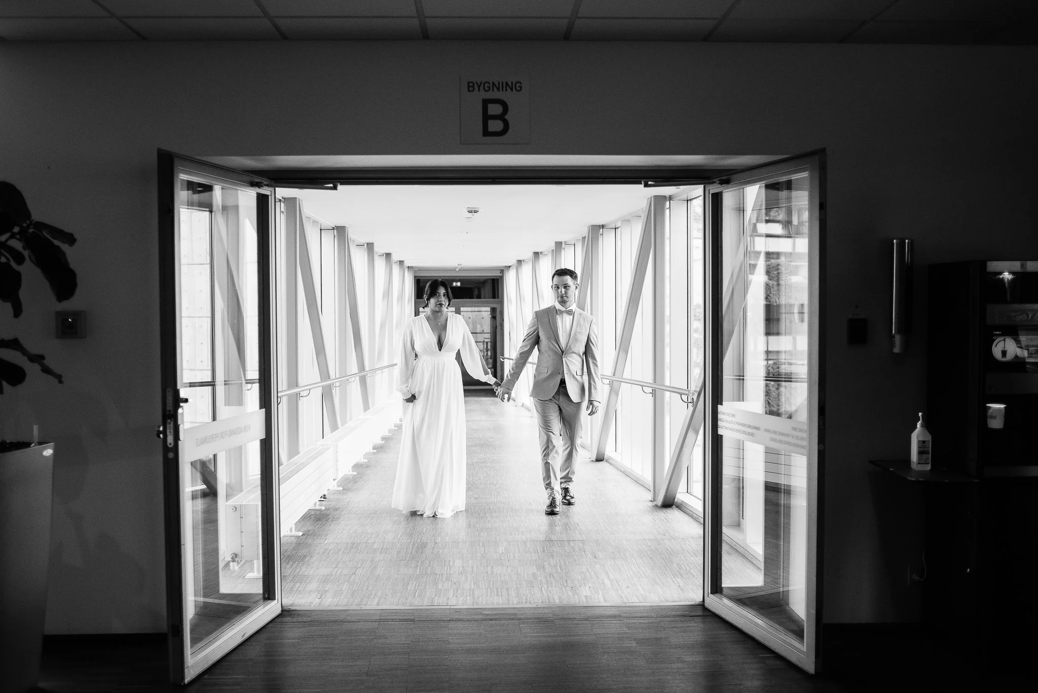 maria&alex-roskilde-cityhall-elopement-10.jpg