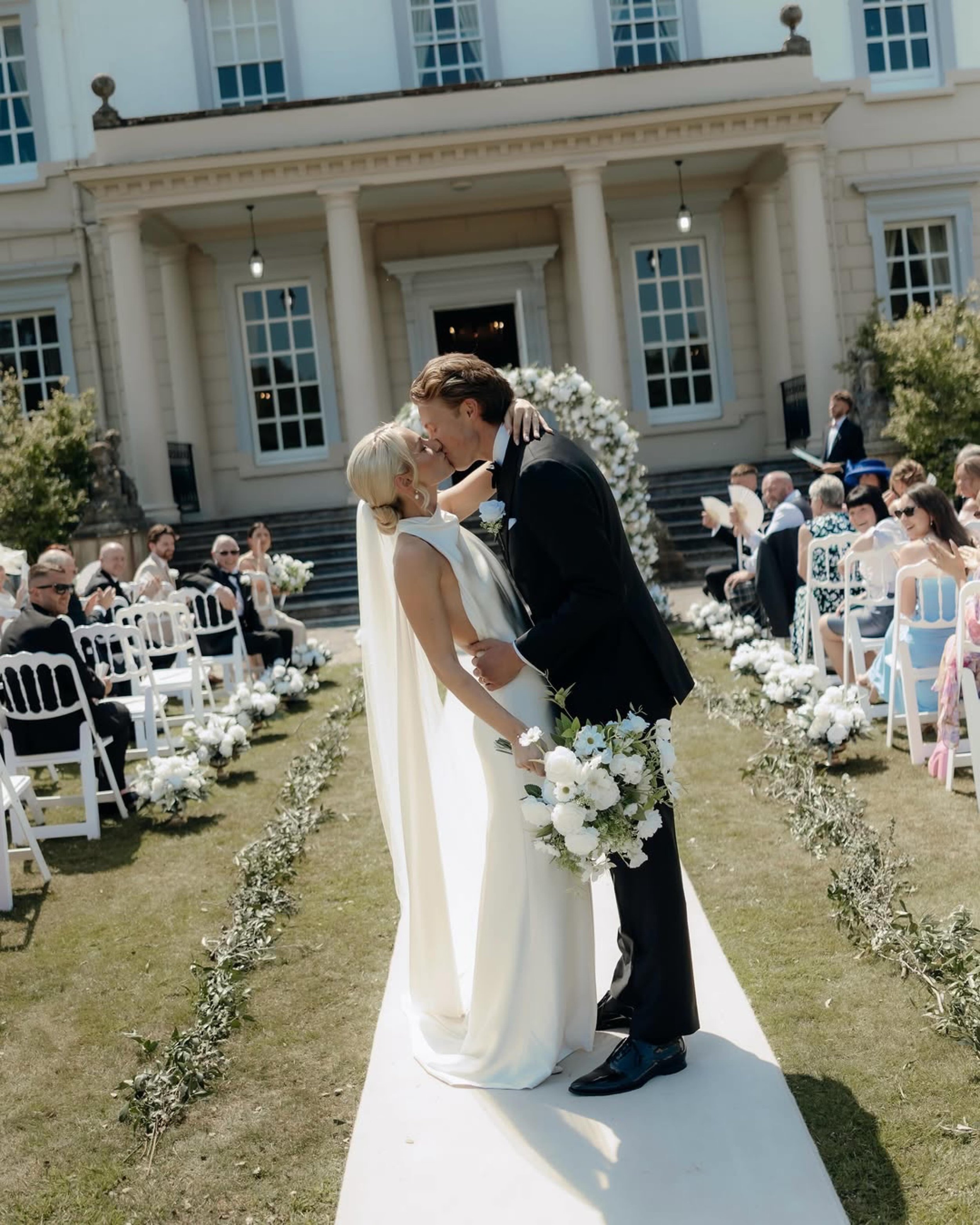 Real bride @victoria.kempson look absolutely beautiful in her @kyhabride Cameron dress. Congratulations, you look stunning 💖

Photo @emilyfreyaweddings 
Venue @buxtedparkhotel 
Dress @milimilicolchester / @kyhabride 
Hair @jojo_hicks_mua 
Make up @g