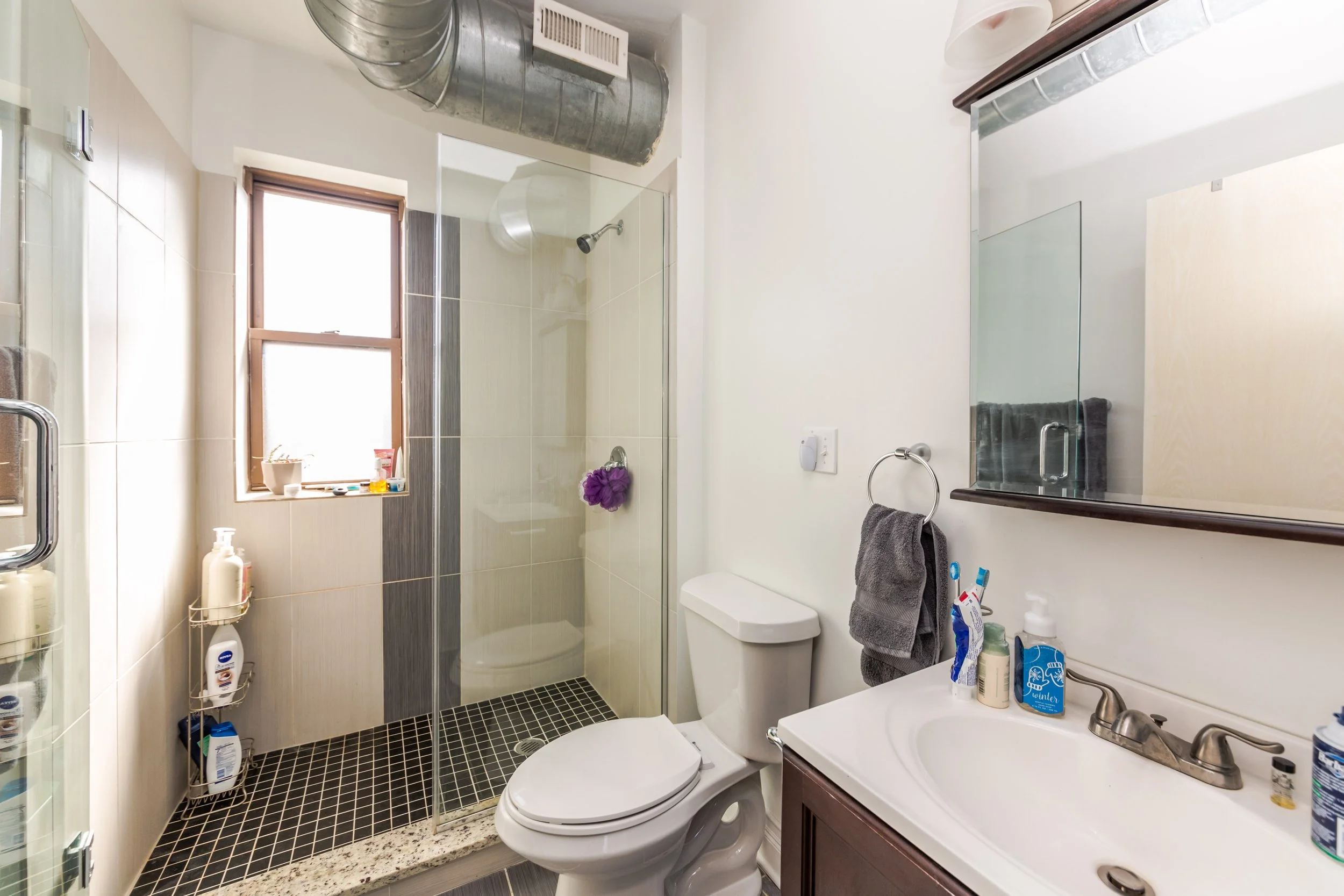 1bathroom1.jpg