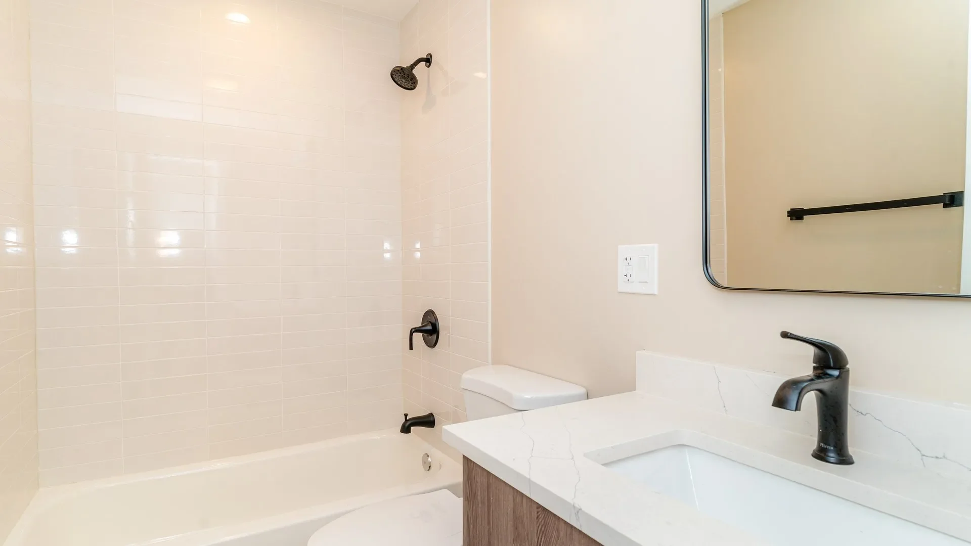 011_1bath1-1920w.webp