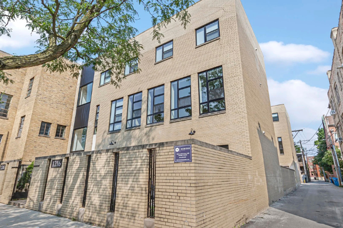 1218 W Lexington St