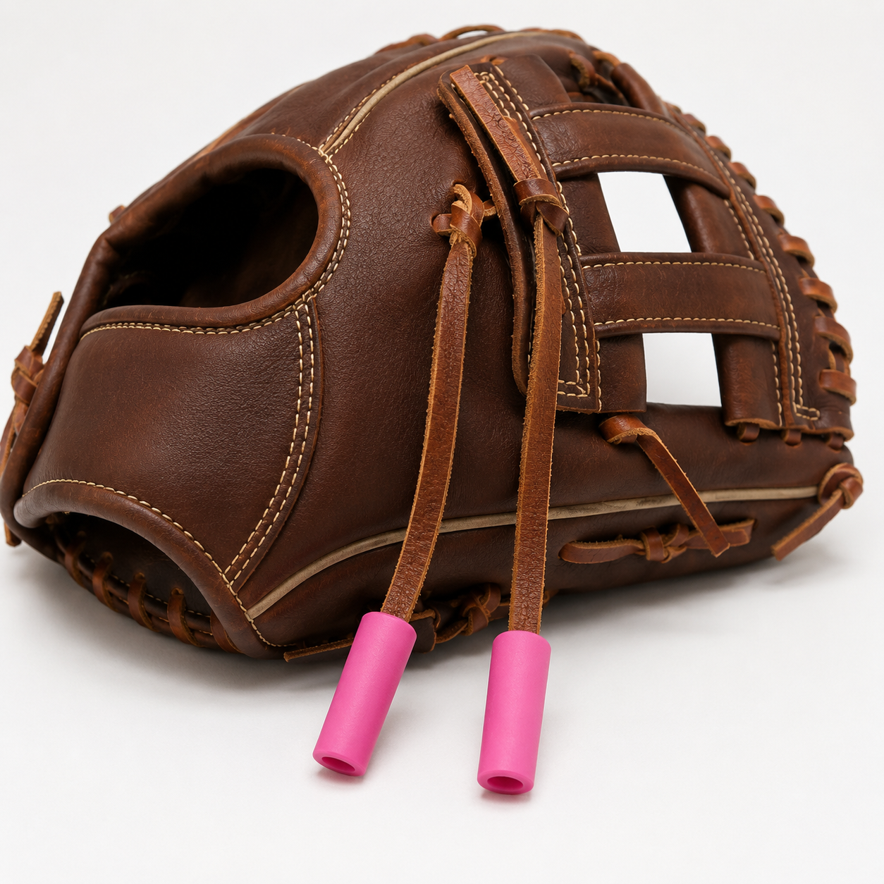 Strikeout Strawberry glove.png