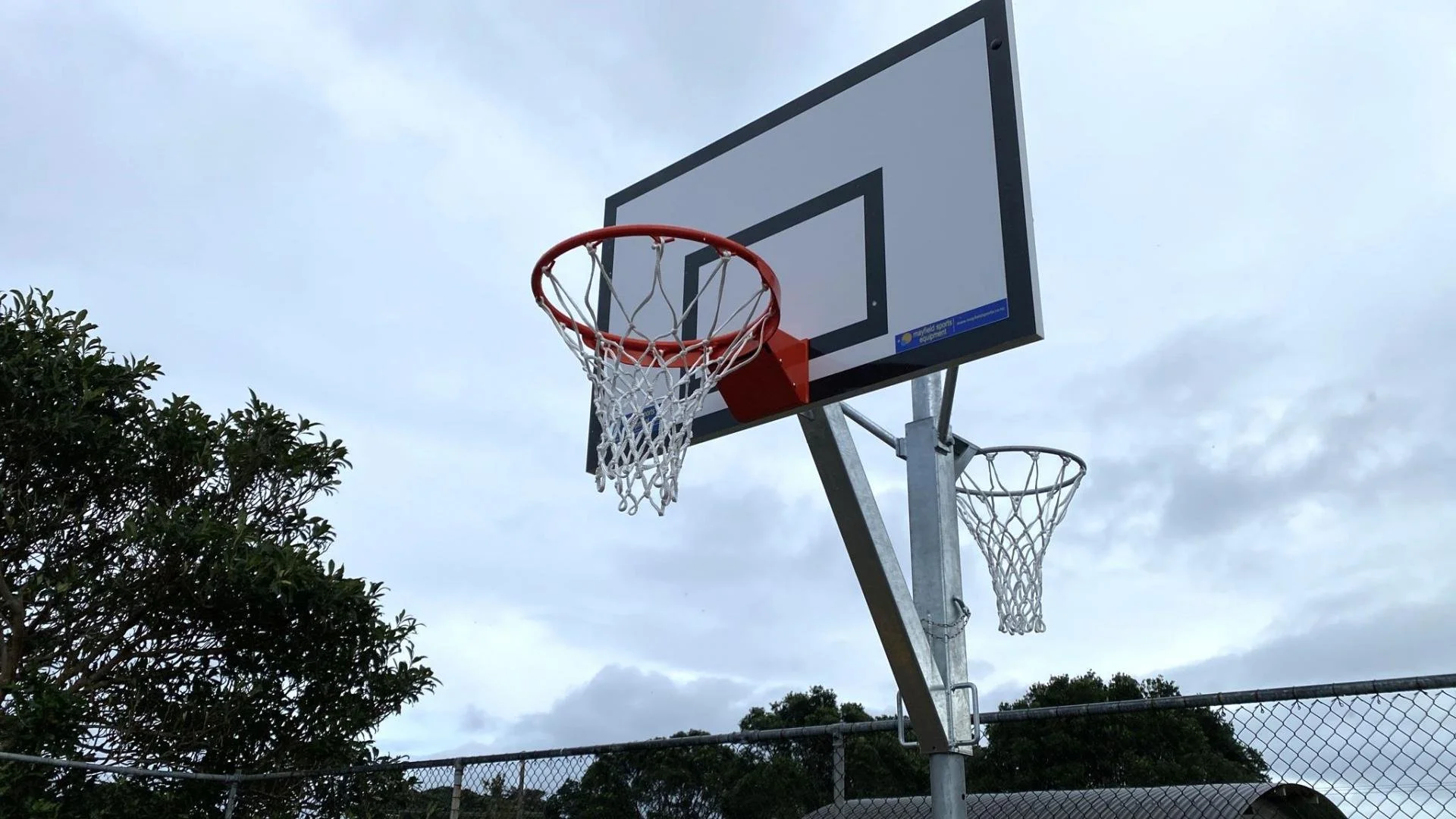 rev-basketball-netball-hoop-light.jpg