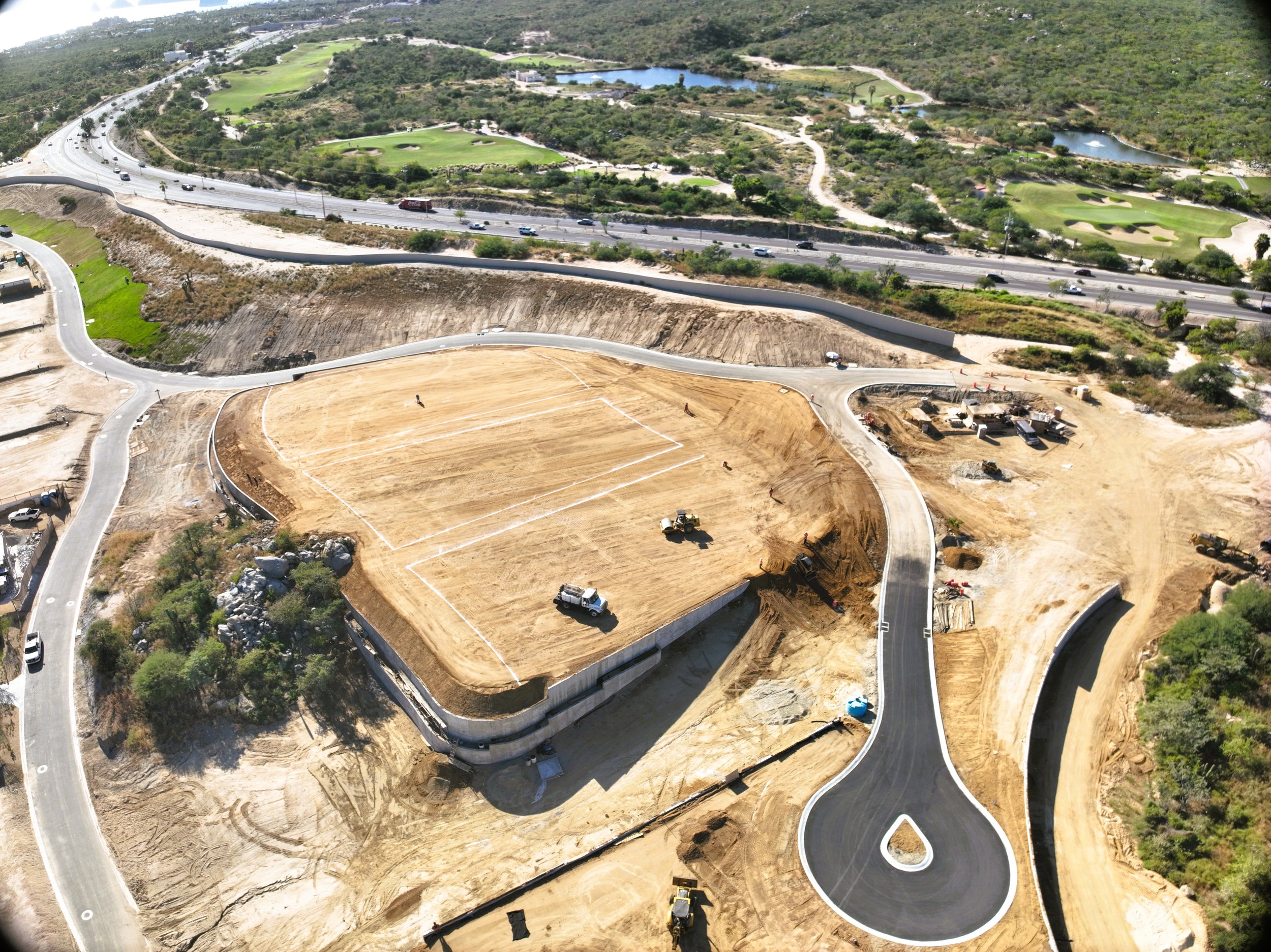 Habilitado de vialidad y glorieta proyecto J1