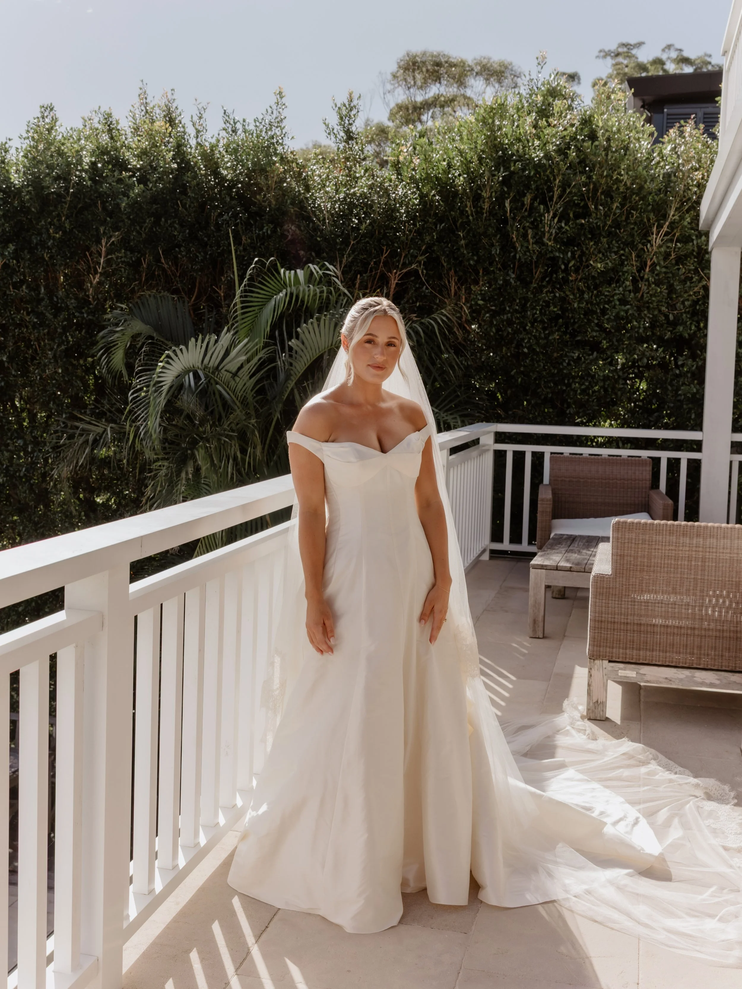 Olivia and Tom

Planner @aimeebarton_
Photographer @biancavirtueweddings
Content @aniellabatten_content
Venue @merciweddings @dunespalmbeach
Florist &amp; Stylist @themakehaus_
Celebrant @aniellabatten_celebrant
Cake @by.gigi
Hair Stylist @courthurst