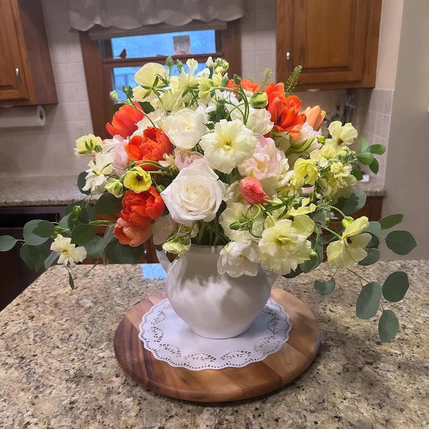 There&rsquo;s something so special about creating for the people closest to you 🤍
Birthday blooms for my best friend&rsquo;s mom &mdash; filled with love in every stem
🌷🌷🌷