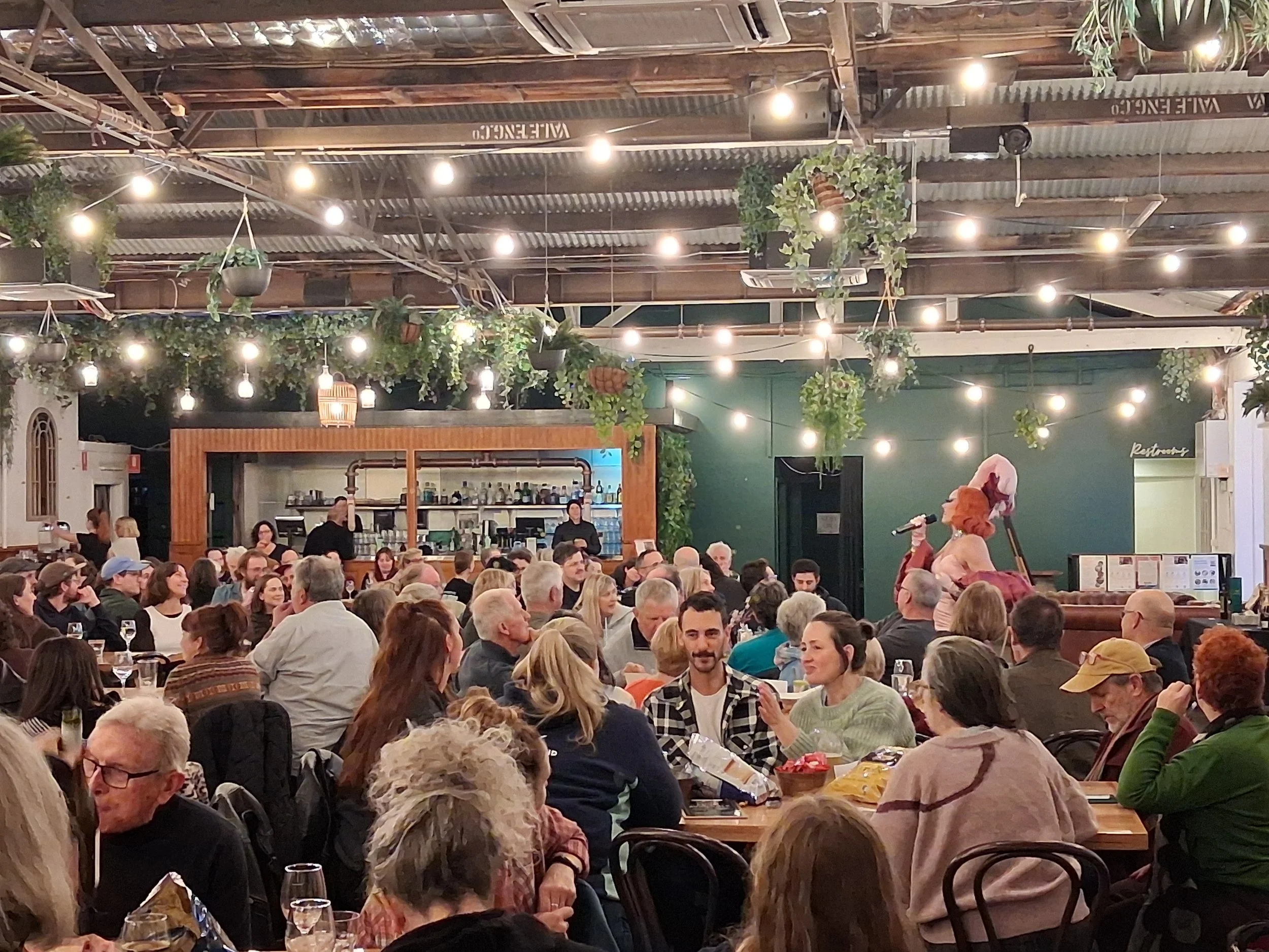 Drag Queen Host for Trivia Fundraiser Melbourne
