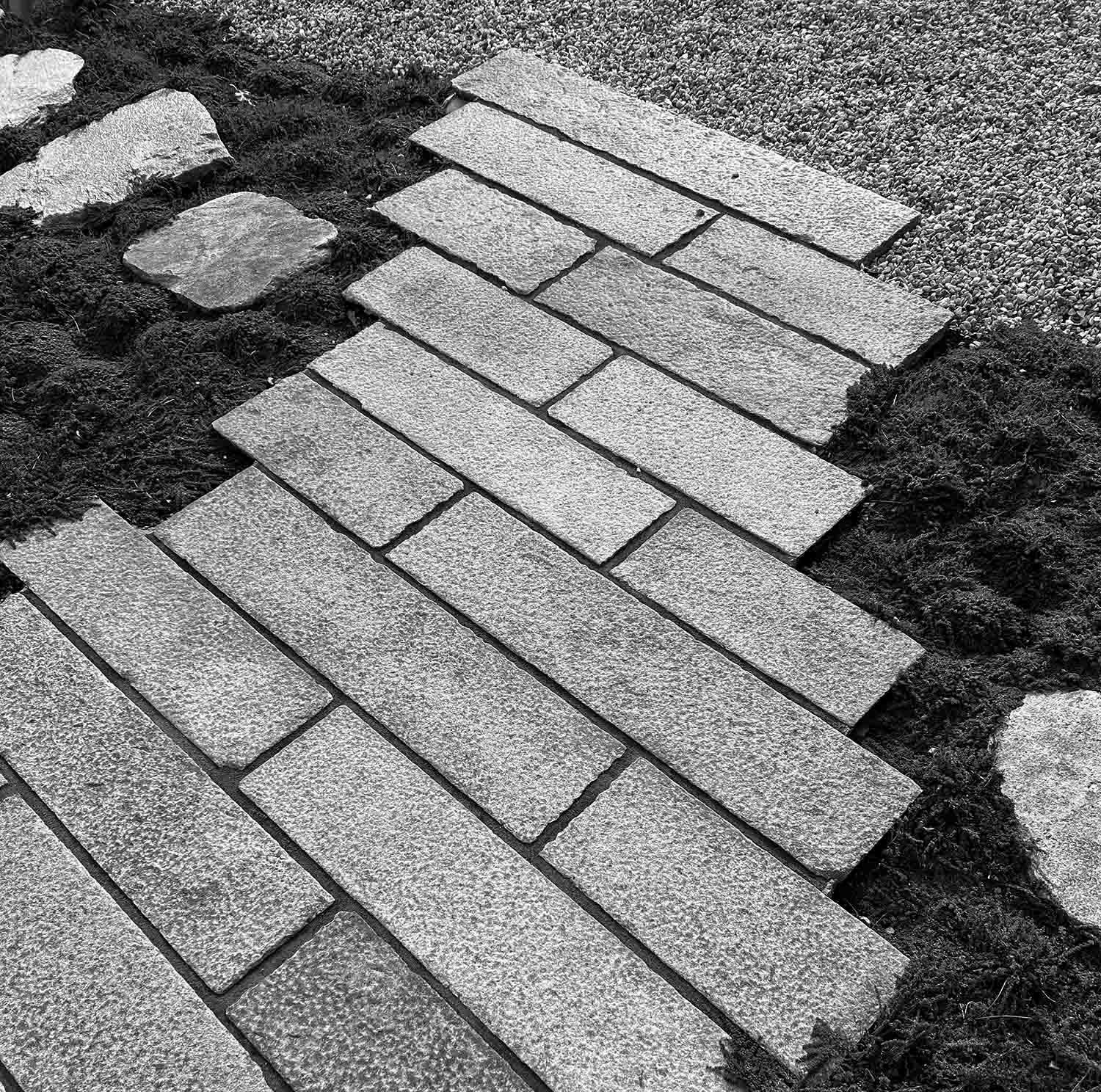 Kyoto-style Walkway with Antique Granite Paving stones