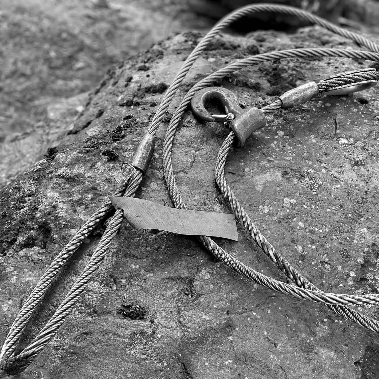 Wire Rope used to Set Stones