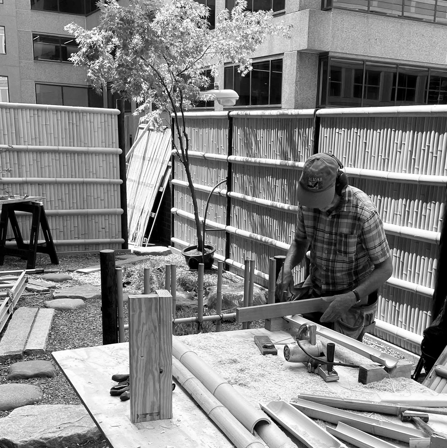 Making a Japanese Kennin-ji gaki bamboo fence for a  rooftop Japanese tea garden in Washington D.C.