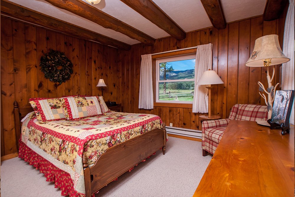 cowboy-house-bedroom1.jpg