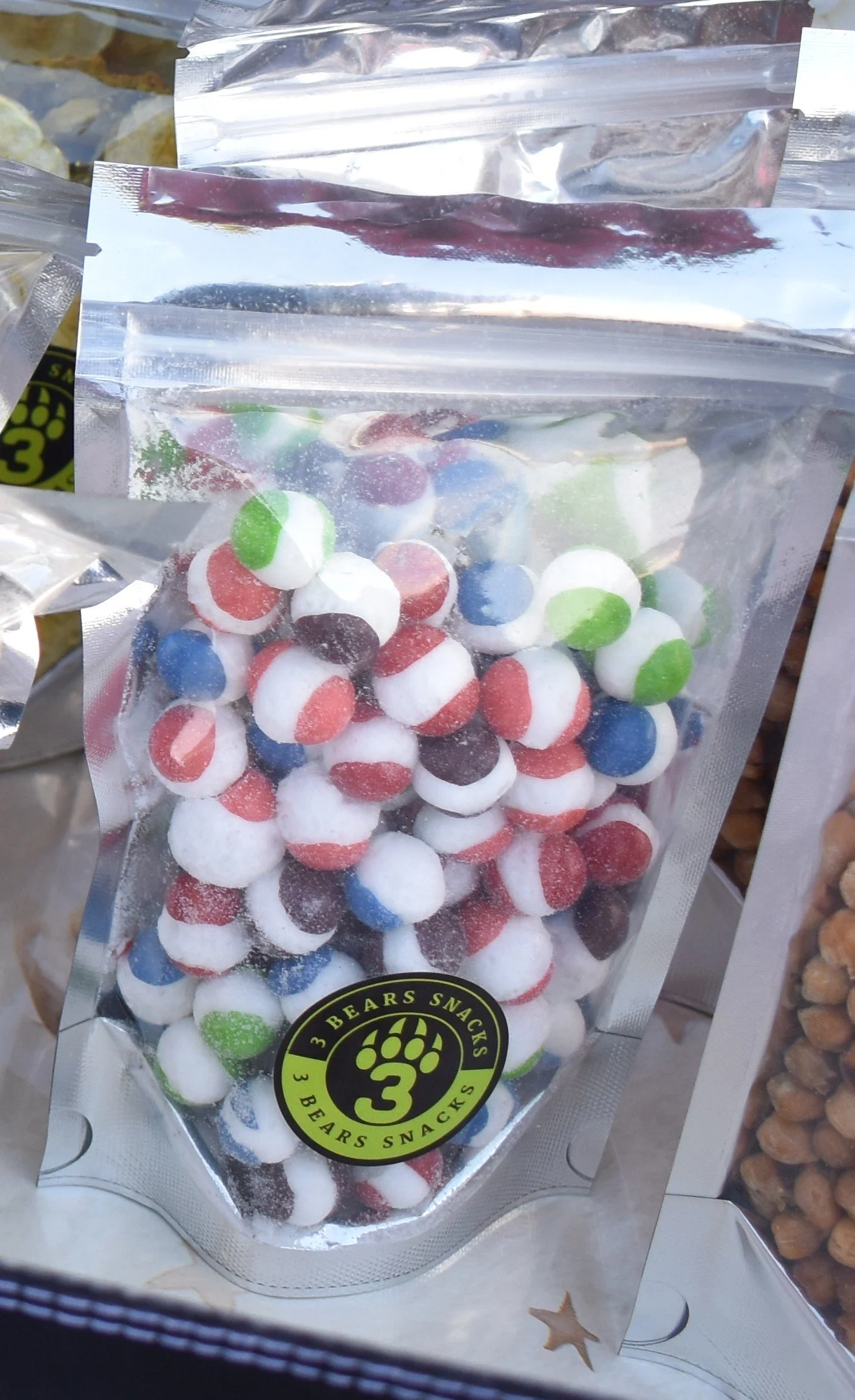 Freeze Dried Wild Berry Bear Droppings, Small (Round Puffy Skeetleez)