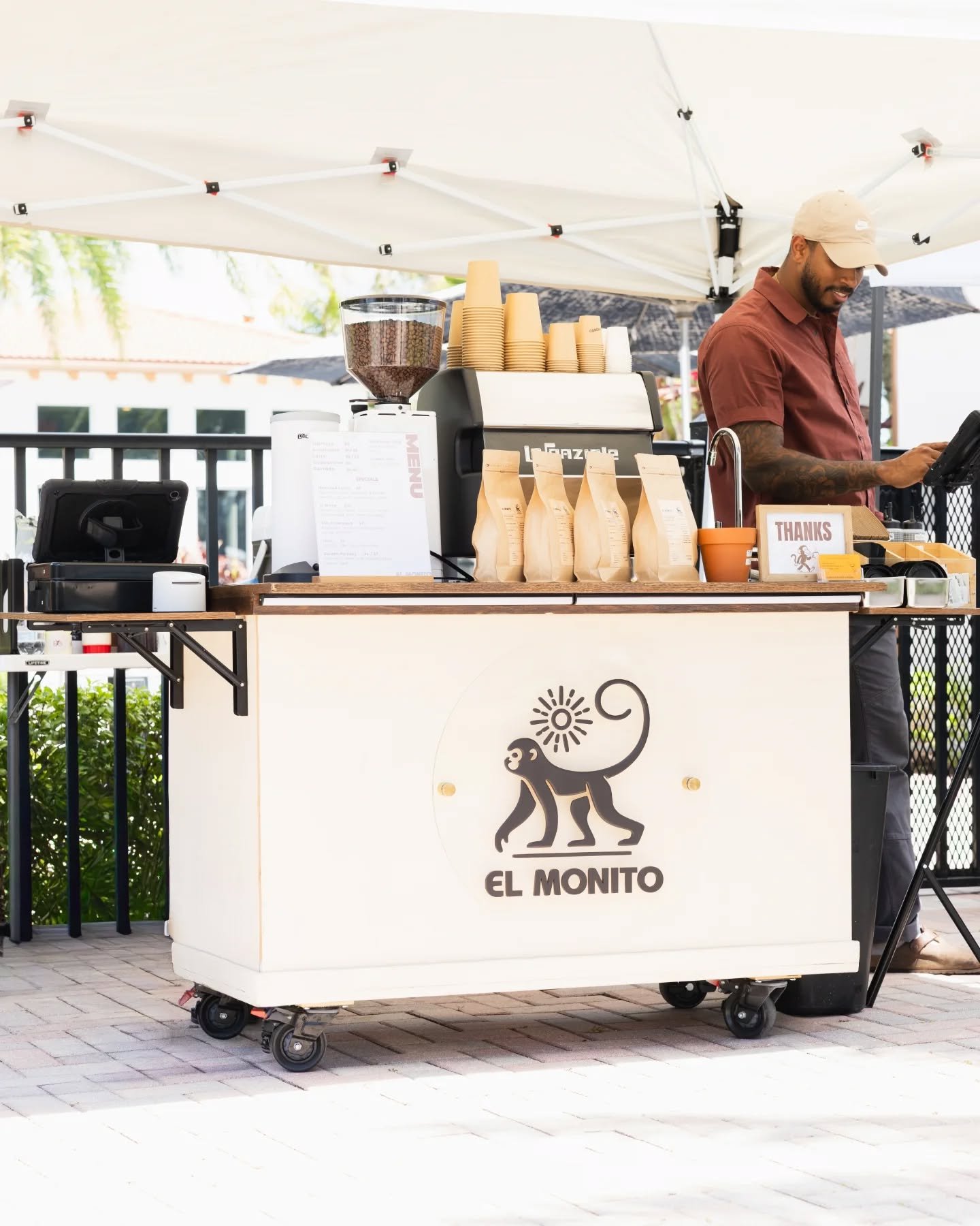 Thank you to everyone who came out and spent their weekend with us at the Atlis Kendall Square Farmers Market! 

If you had a chance to try our Lychee Iced Tea Lemonade, let us know what you think in the comments 📝

#coffeecart #miami #elmonitocafe 