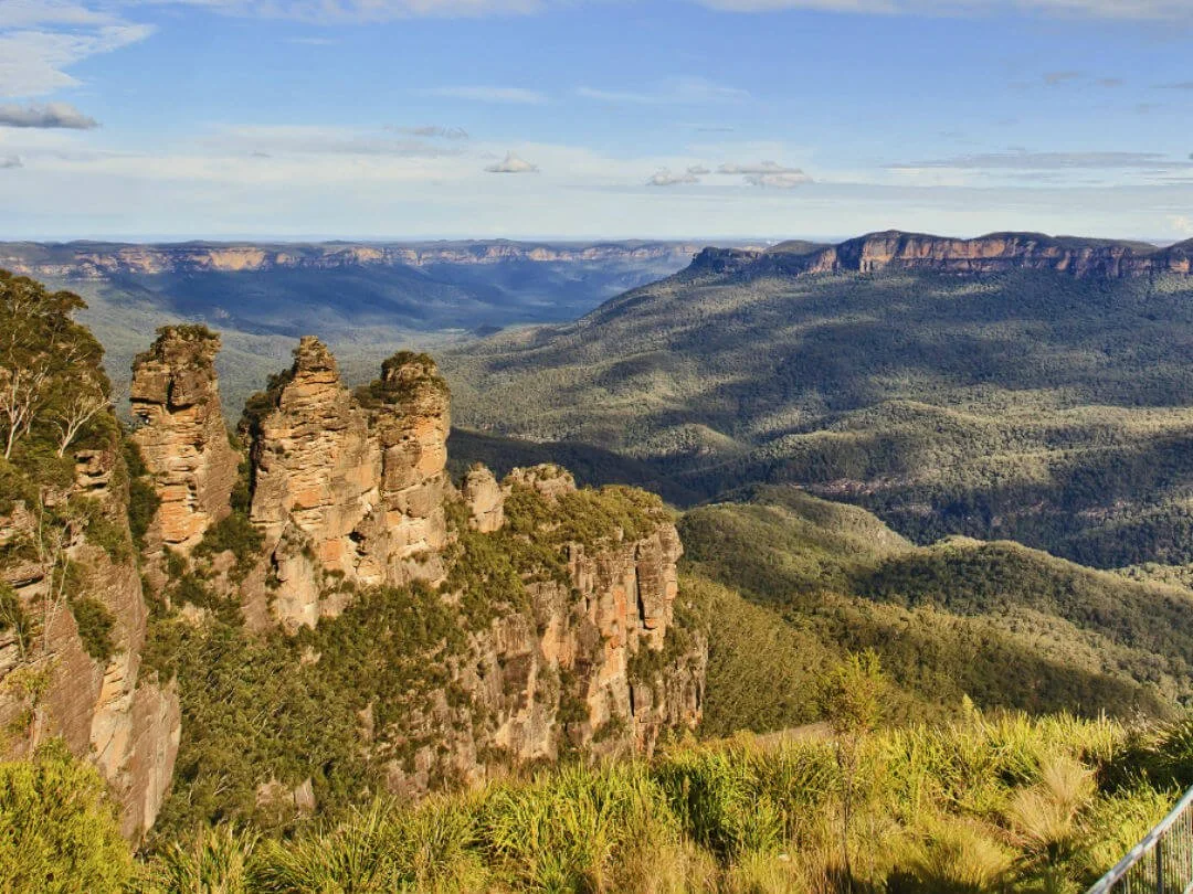 Three_sisters_Blue_mountains.jpg
