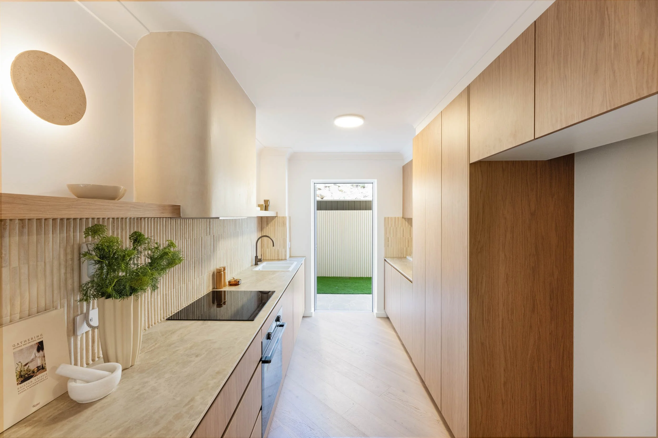 5-73 Dutton St-19.jpg