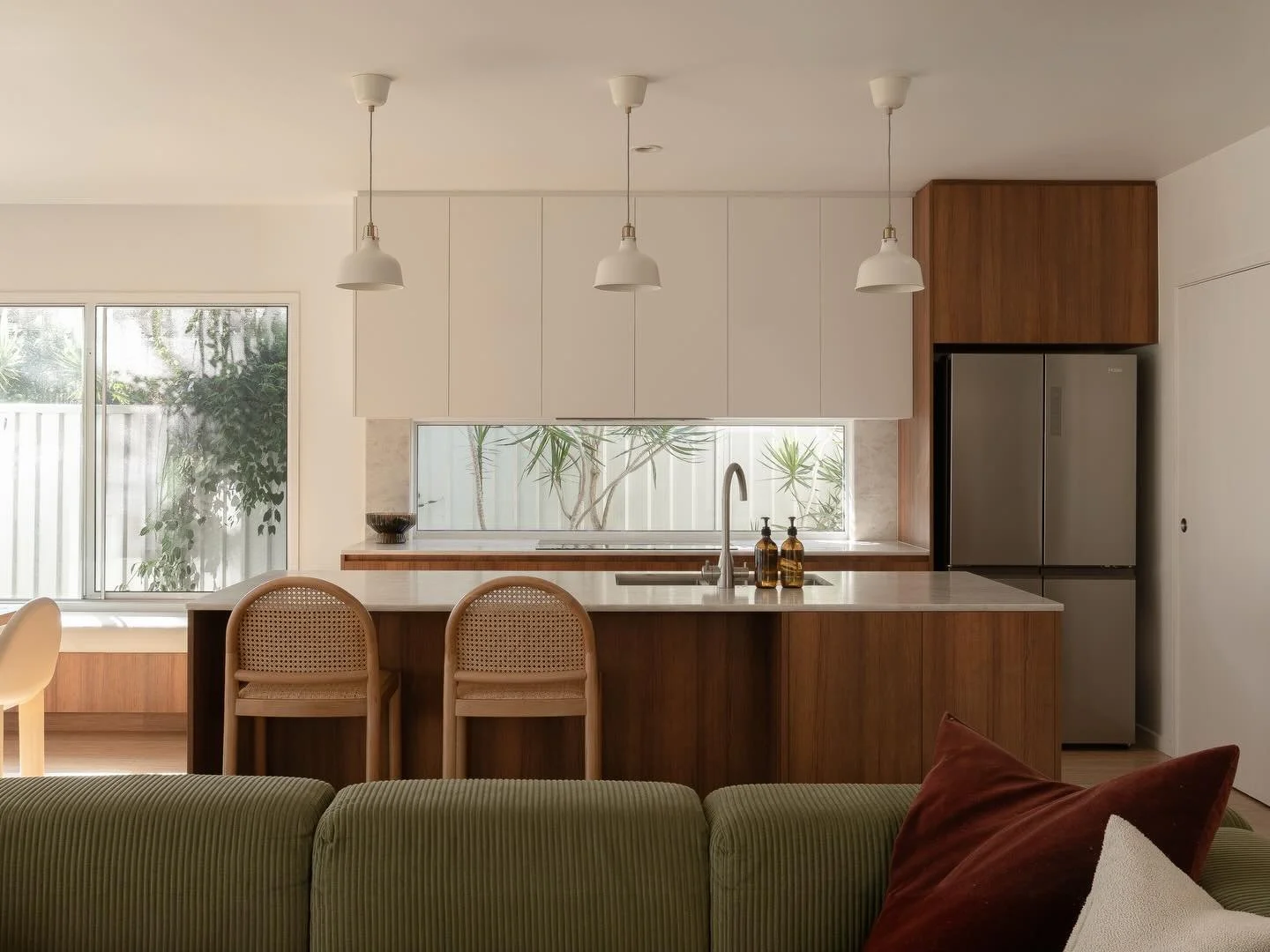 Warm tones and natural light. Miami kitchen renovation by Imagine Cabinetry. 

📸 @morgan.leigh.photography