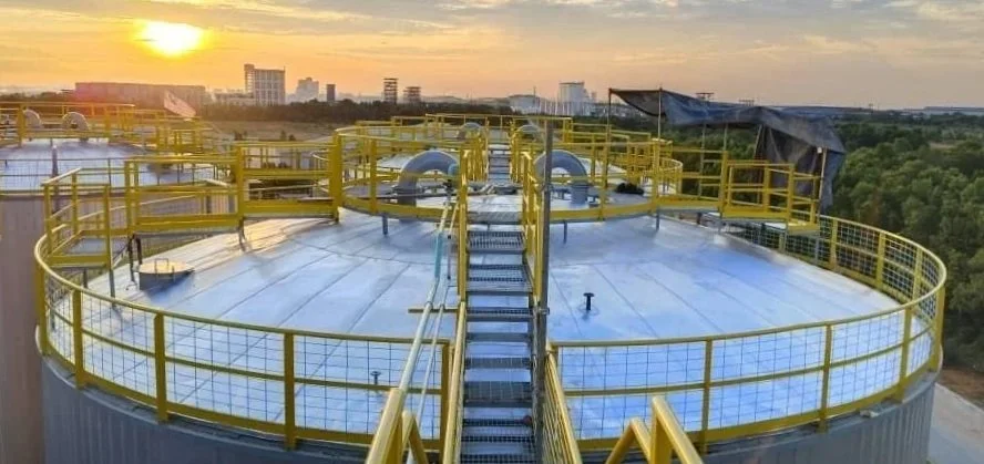 STORAGE TANK ROOF INSULATION