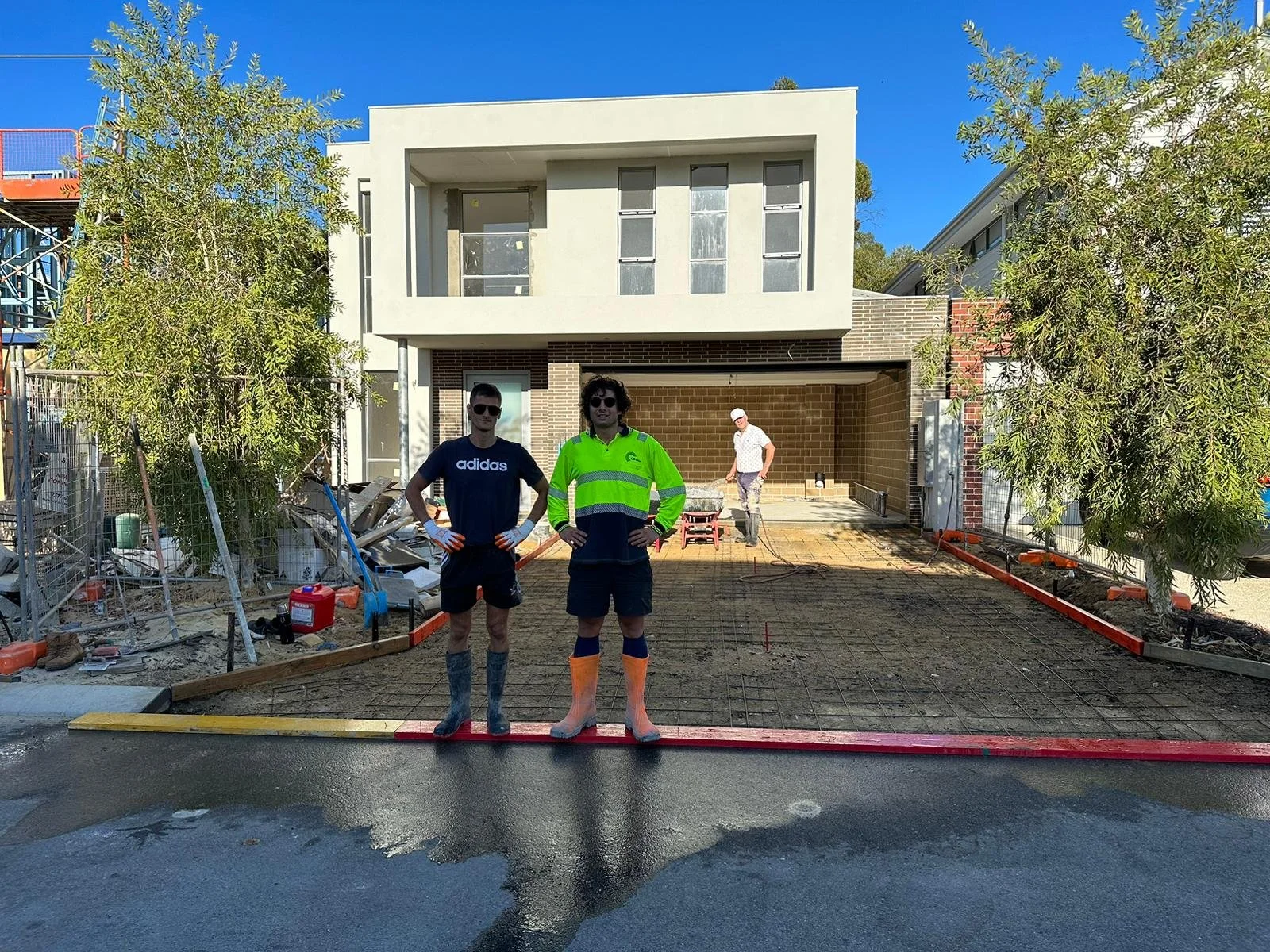 Exposed Aggregate vs Plain Concrete: Which Is Right for Your Perth Driveway?