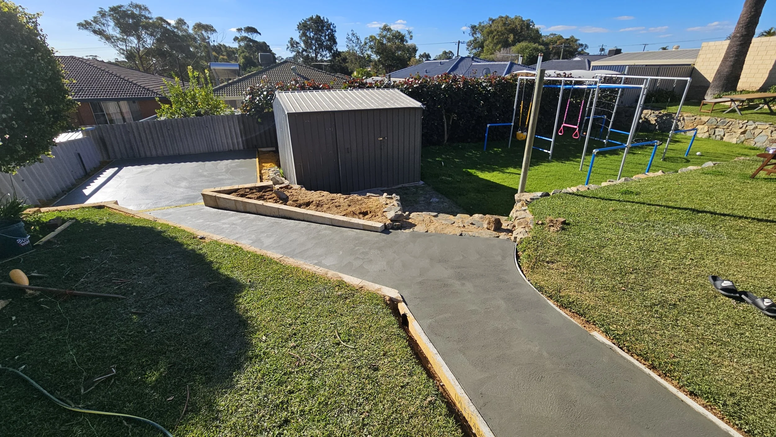 Grey concrete footpath in Spearwood