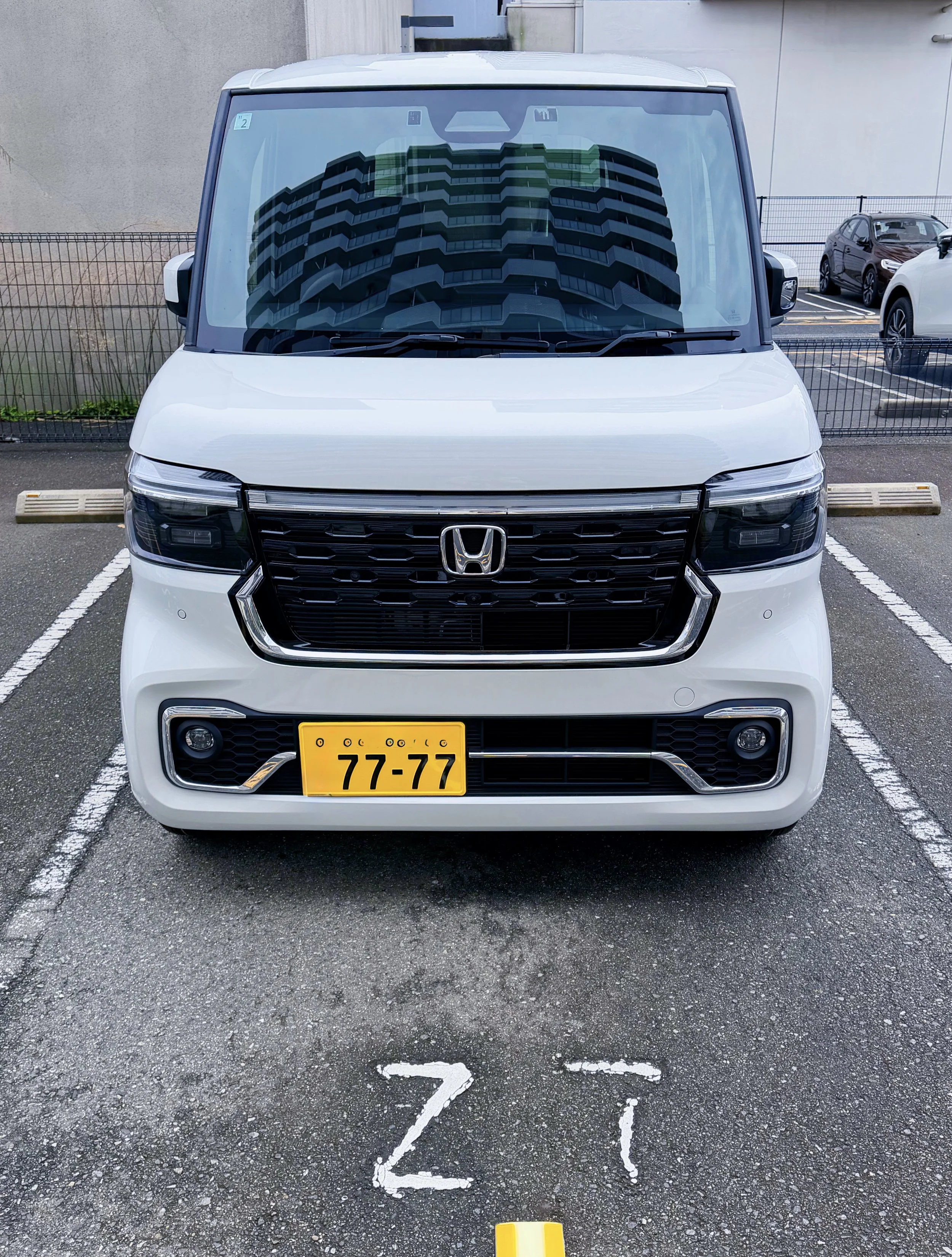 ホンダ N-BOX カスタム (Honda N-Box Custom)