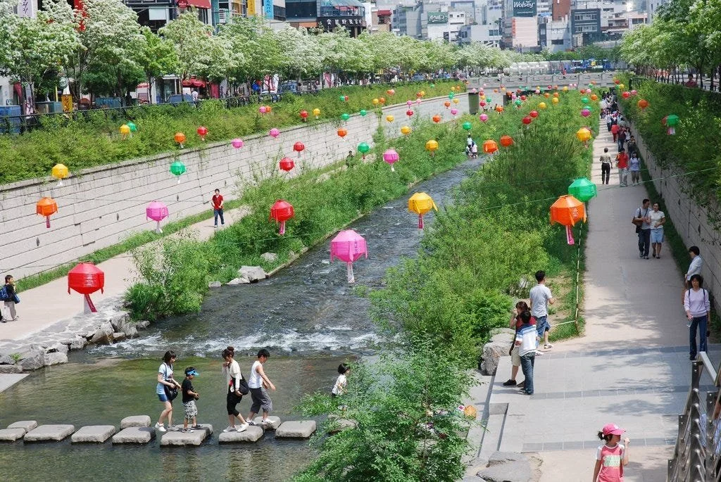Cheonggyecheon stream (청계천), Seoul, Korea -  Mikyoung Kim Design