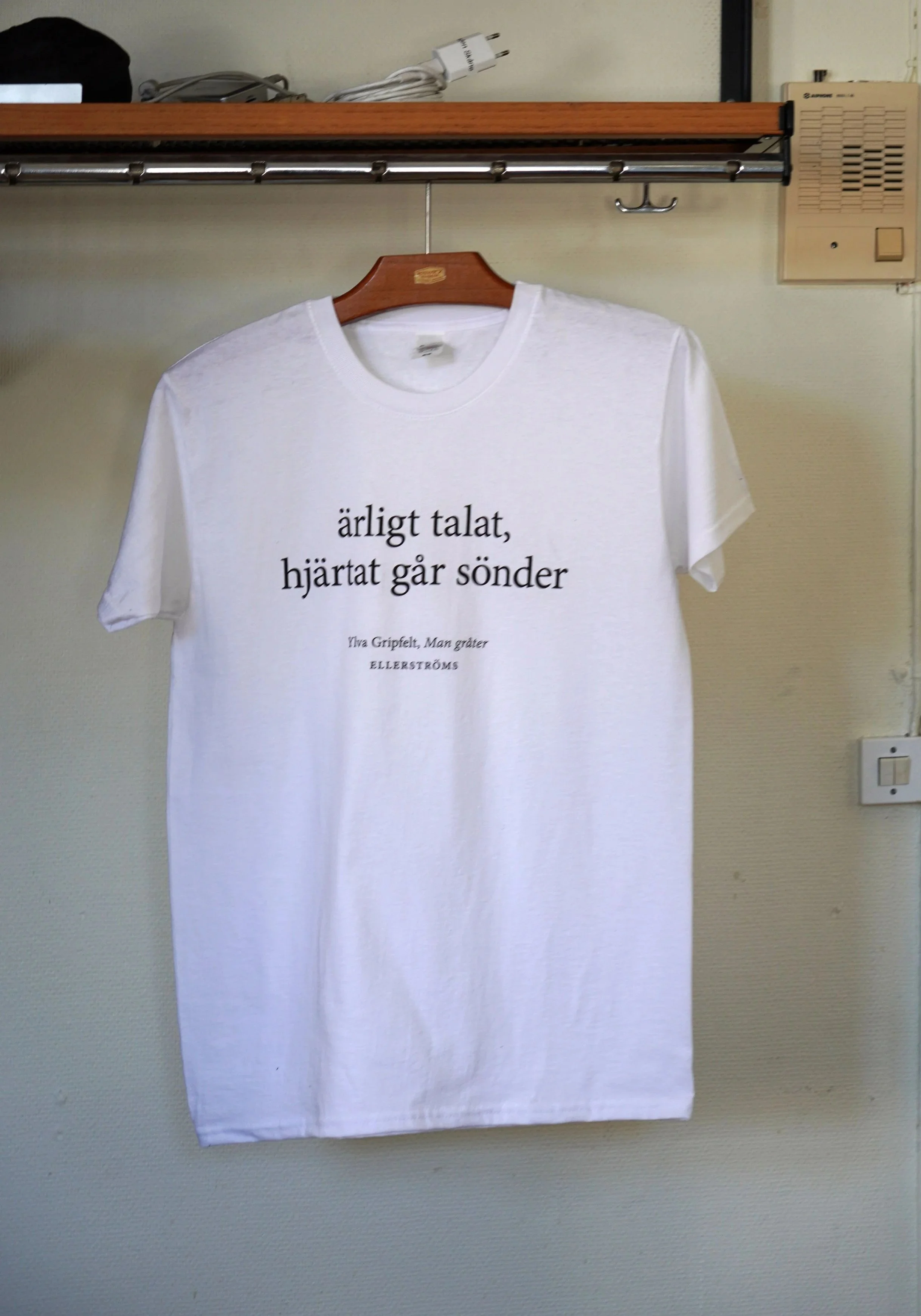 ”Ärlig talat, hjärtat går sönder” t-shirt