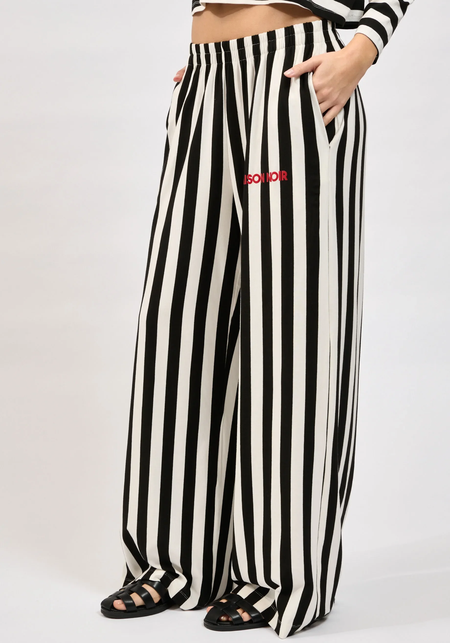 LINE PANTS (1)-1840x2632.webp