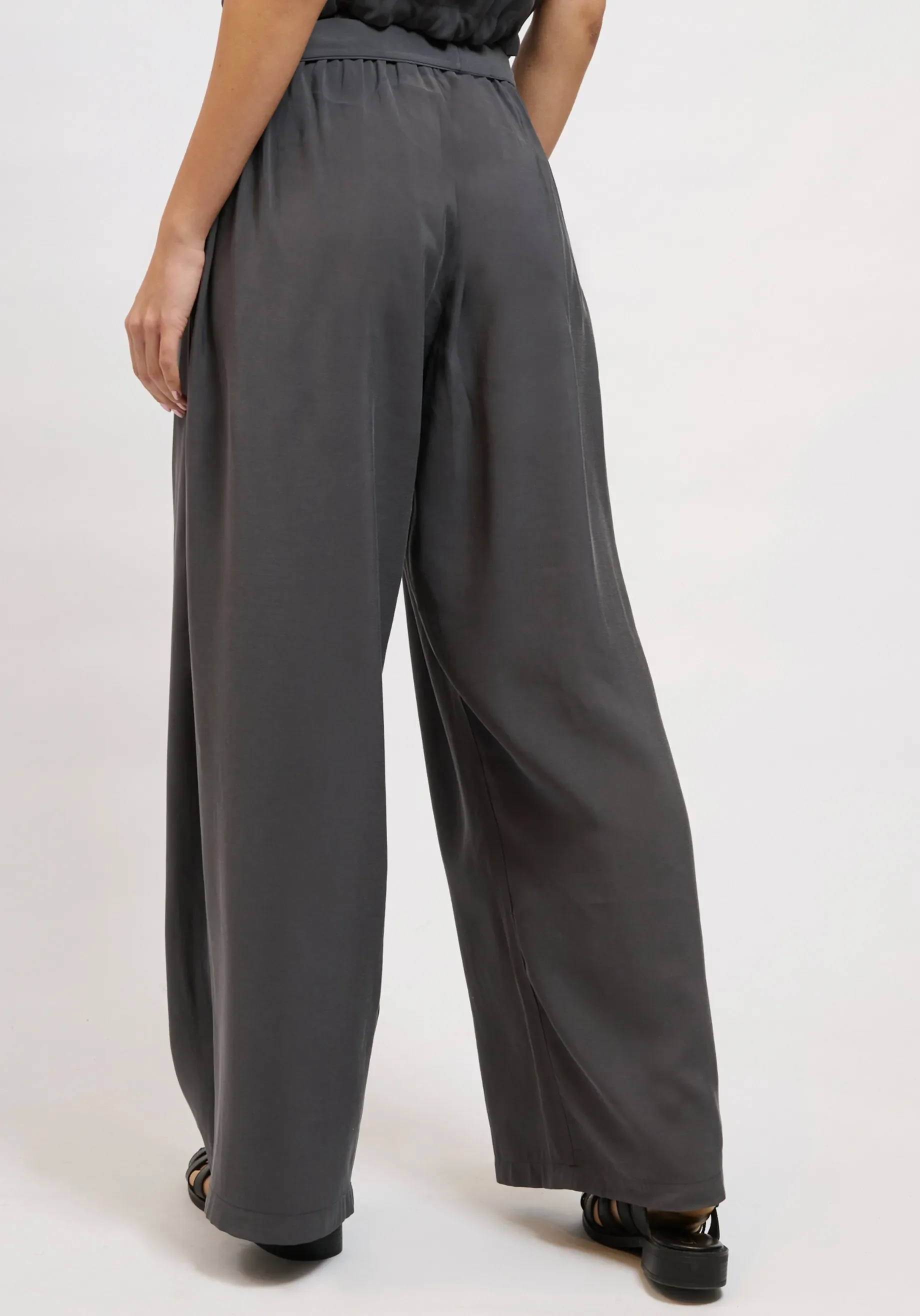 FAWN PANTS GREY 4-1840x2632.webp