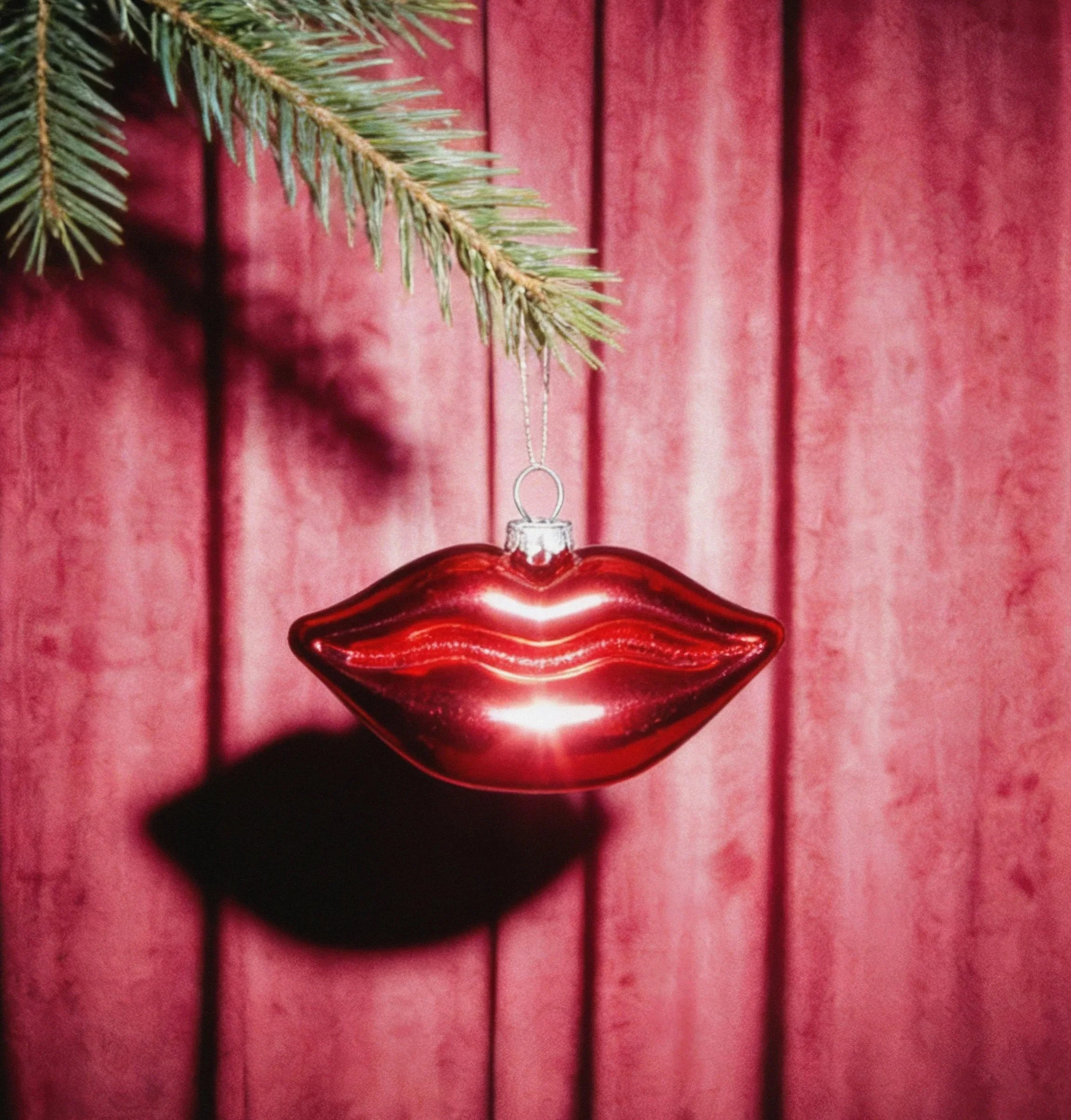 Rote Lippen Weihnachtskugel Cabaret Foodstories Dinner Show St. Gallen