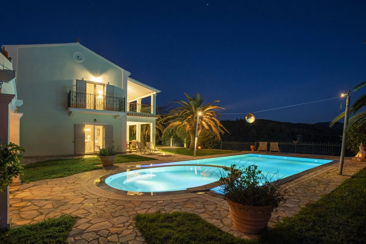 Luxurious villa.resized.jpeg