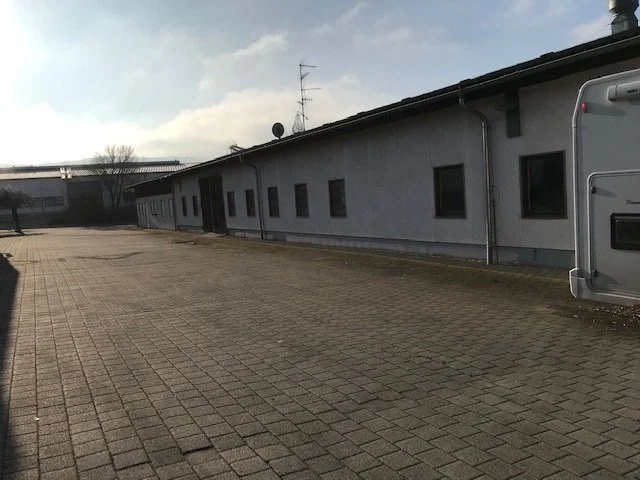 Aussengelände-Stellplätze-Reisemobil-Caravan-91613-Marktbergel-Bayern-Womoflex.jpg