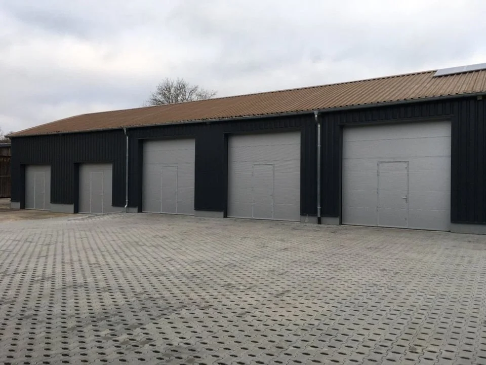 Trockene Hallenstellplätze in 74214 Schöntal-Berlichingen