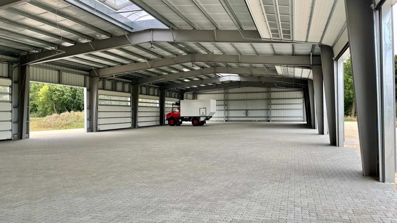 Innenansicht-Unterstellplatz-Wohnmobil-24796-Bredenbek.jpg