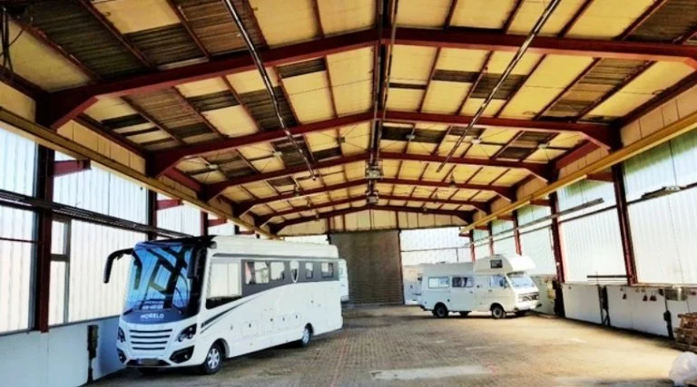 Exklusive Hallenstellplätze für Wohnmobile und Wohnwagen in Recklinghausen