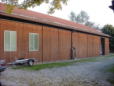 Ueberdachte-Stellplaetze-fuer-Wohnmobile-und-Wohnwagen-in-86444-Affing.jpg