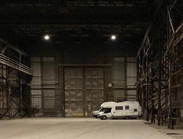 Innenansicht-Hallenstellplatz-fuer-Wohnmobile-in-Dresden.jpg