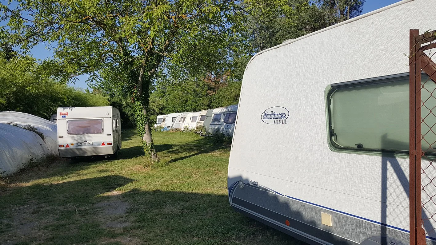 womoflex-stellplatz-wohnwagen-provence-frankreich.jpg