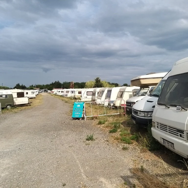 Aussenstellplätze-für-Reisemobile-in-Südfrankreich-768x768-1.jpg