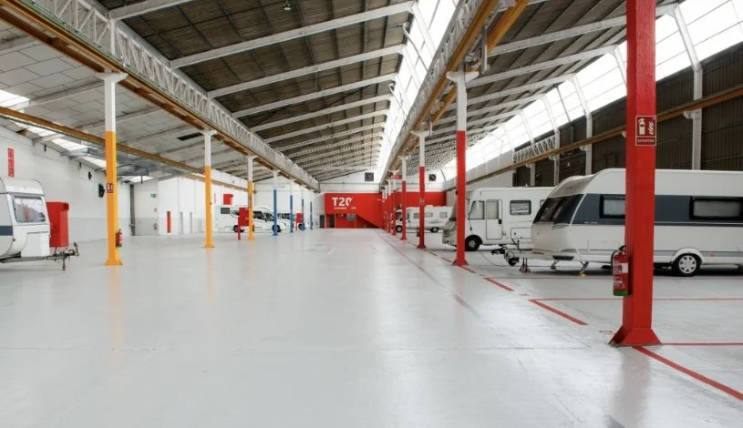 Innenansicht-Hallenstellplatz-Wohnmobil-39600-Maliano-Cantabria-Spanien-Womoflex.jpg