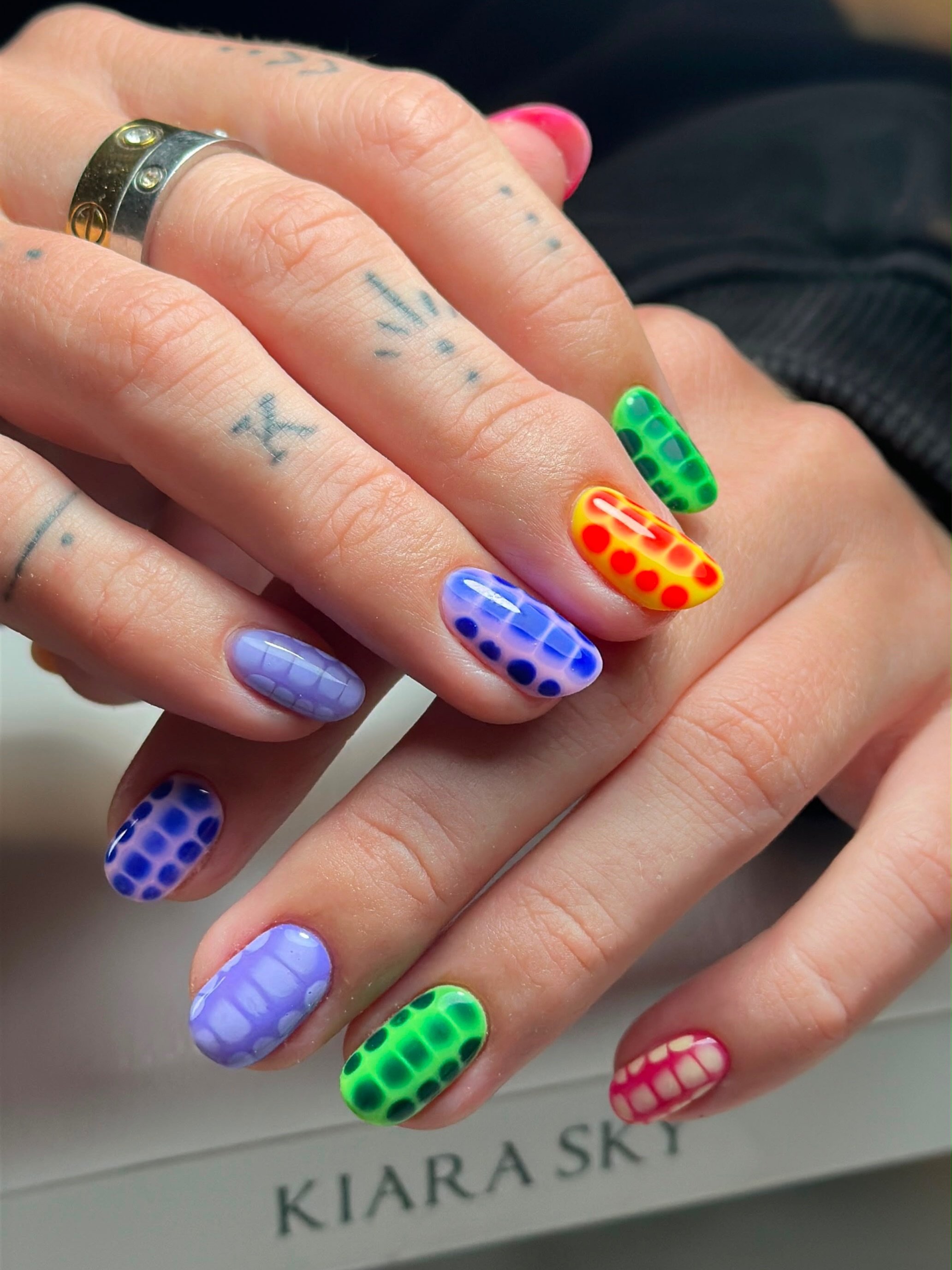 The coooolest crocs 😍🐊
By Aaron

#nails #nailinspo #biab #nailart
