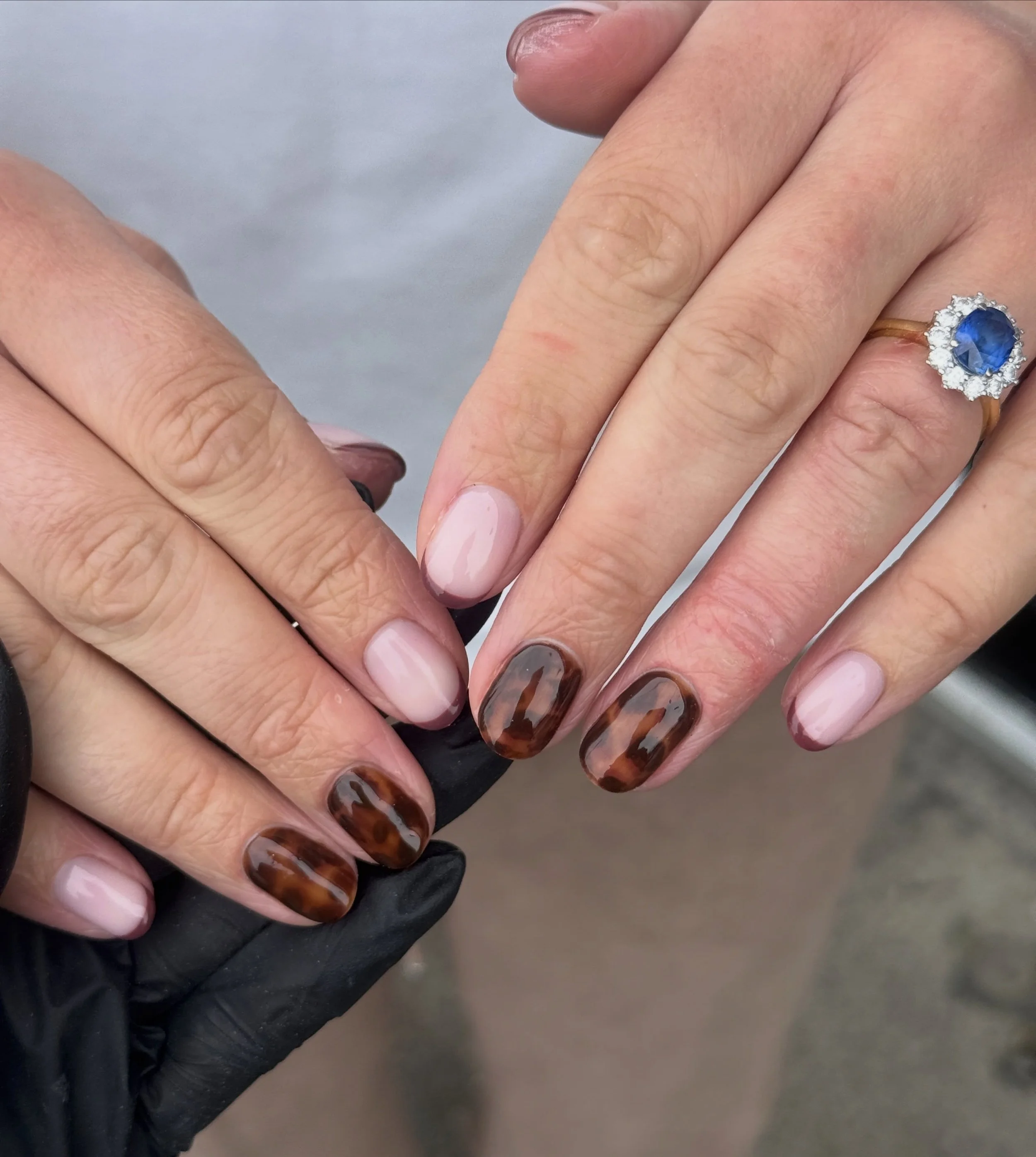 Tortoise shell is so back 🐢🤎
By Amy

#nails #nailinspo #biab #nailart