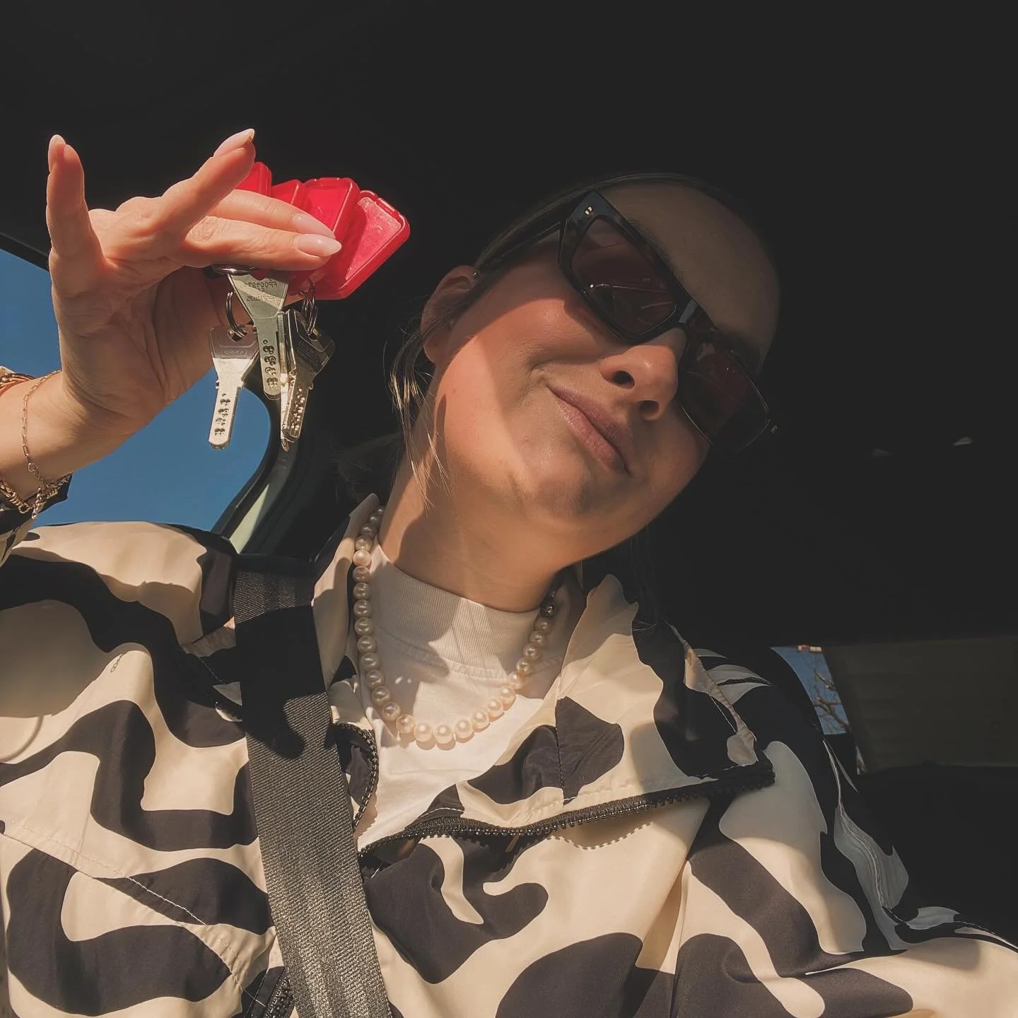 ☀️ C&rsquo;EST OFFICIEL ☀️
Le local est &agrave; mon nom&hellip; et Charl&egrave;ne Soin Esth&eacute;tiques ouvrira bient&ocirc;t ses portes ✨
Une nouvelle aventure commence 🫶🏼
Un lieu pens&eacute; pour vous, pour votre bien-&ecirc;tre, pour prendr