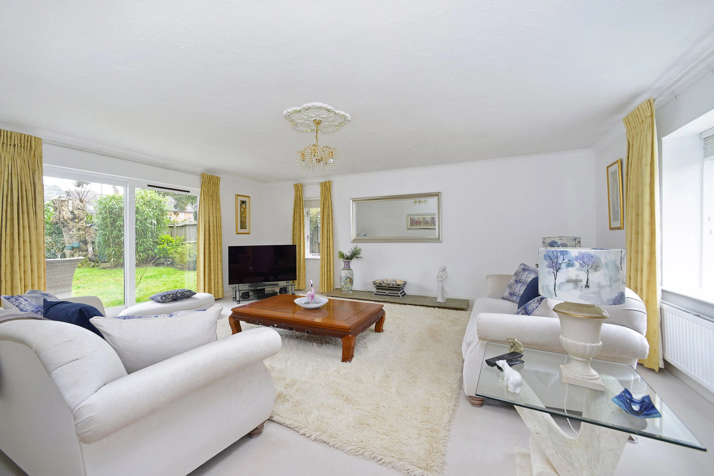9 Sorbie large sitting rm.jpg