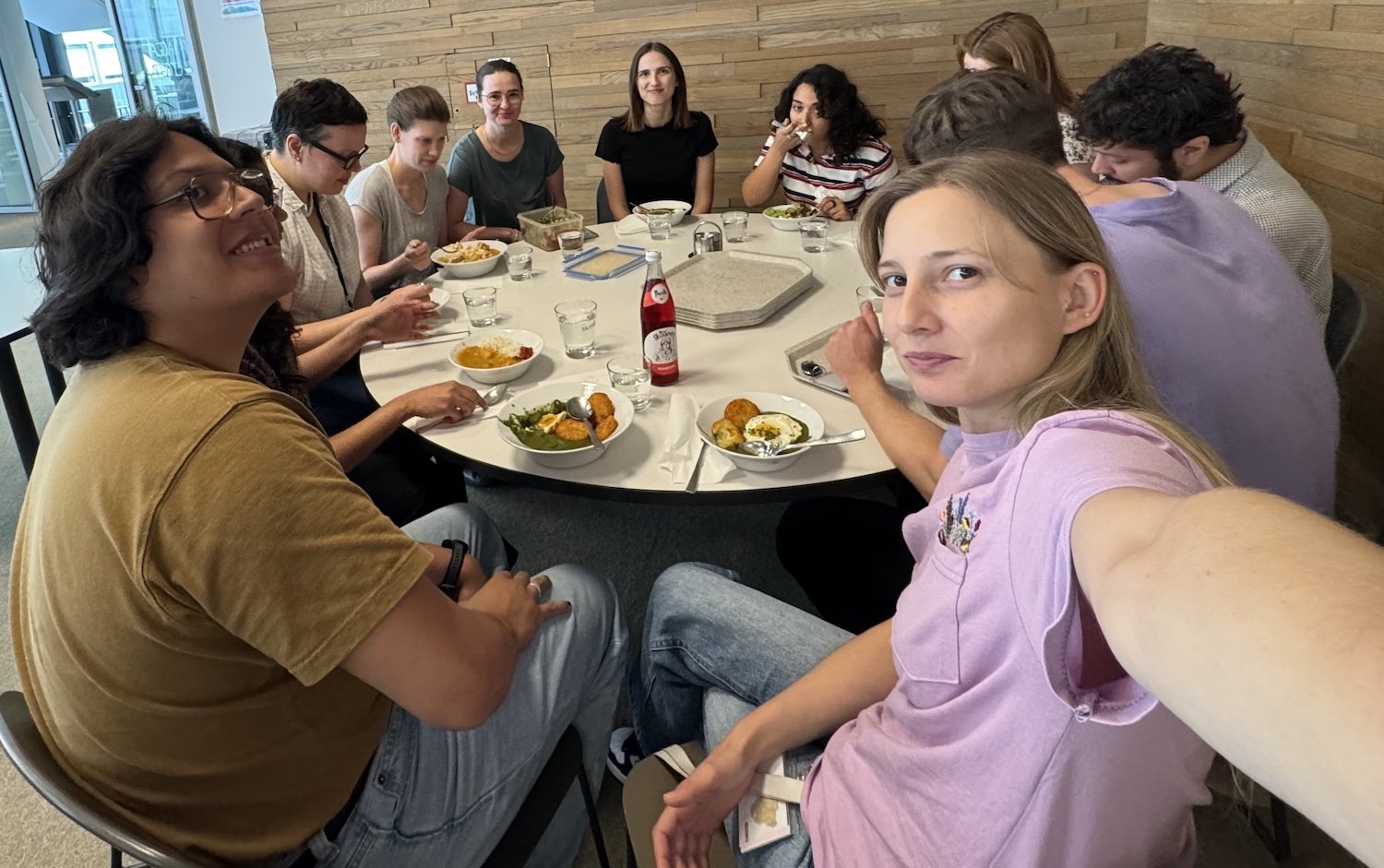Lunch at the Cafeteria (©L. Milojković)