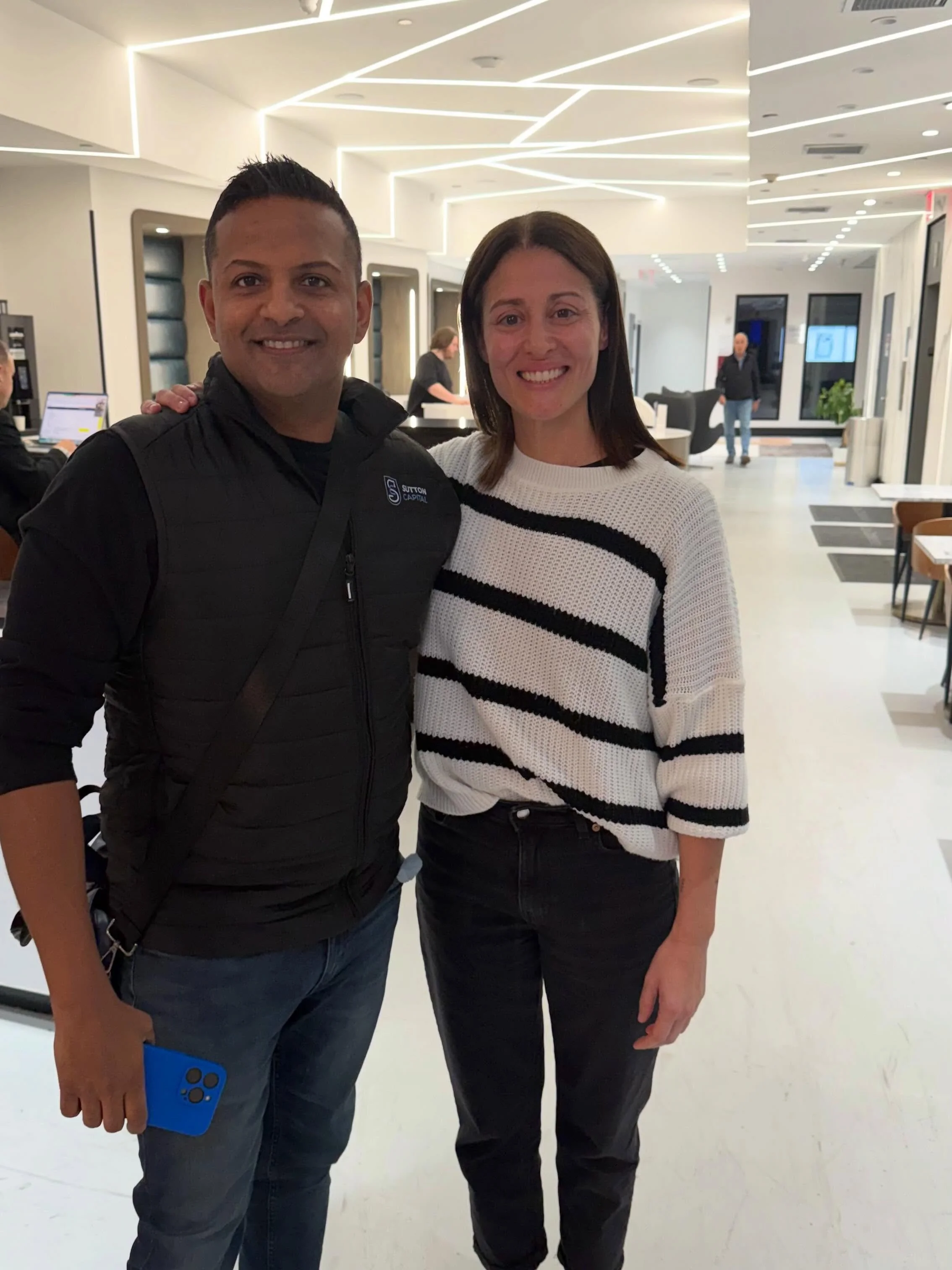 Nos reunimos con Joel Palathinkal CEO de Sutton Capital.

Joel fue uno de lo inversionistas iniciales en unicornios multimillonarios como Robinhood, Klarna, Carta y Pipe.

Hablamos de la industria de Venture Capital y Private Equity y de c&oacute;mo 