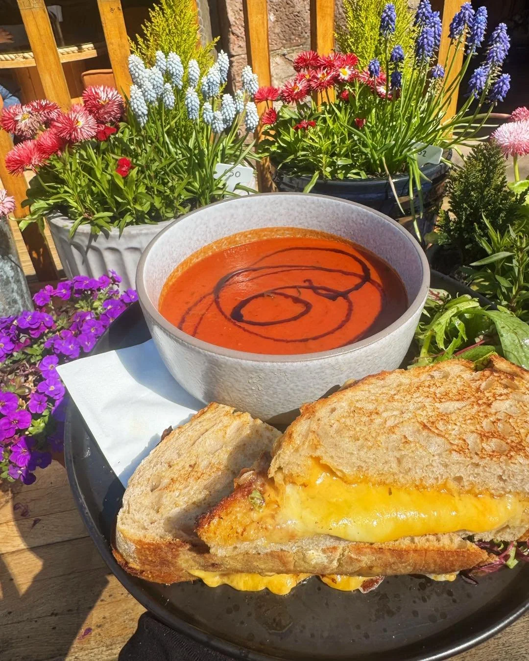 Hot, hot, hot 🐻☀️

The sun is here&hellip; and we&rsquo;re hoping it&rsquo;s here to stay!

We&rsquo;ve had the bifolding doors open all day and it&rsquo;s feeling pretty glorious!

We&rsquo;ve also added a few new bits to the menu, so you&rsquo;ll 