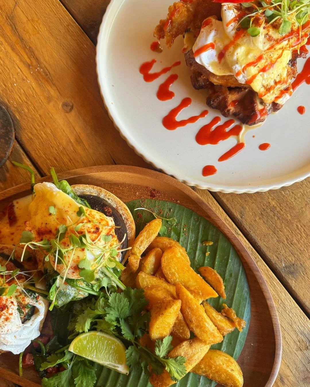 Sunday brunchin&rsquo; at the Bear 🐻☀️

Another busy weekend so far and we&rsquo;re ready for you this Sunday 🤍

What&rsquo;s your pick this weekend then&hellip; 👀
Chicken waffle?
Black pudding benedict?
Or are you heading straight for coffee and 